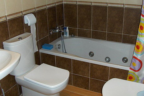 Salle de bains avec baignoire, appartement Maestro Bayarri, Peñiscola